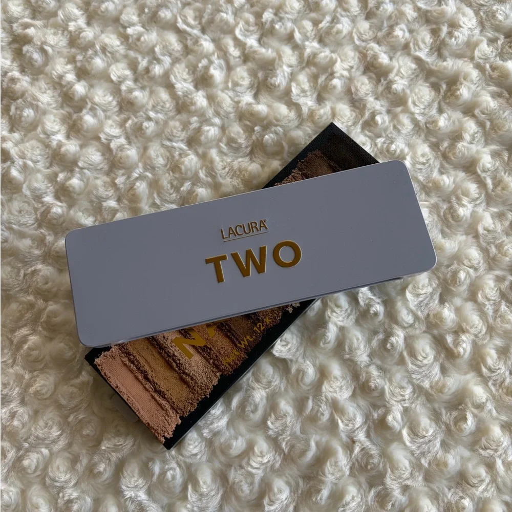 New Lacura Two Neutral Eyeshadow Palette with Brush